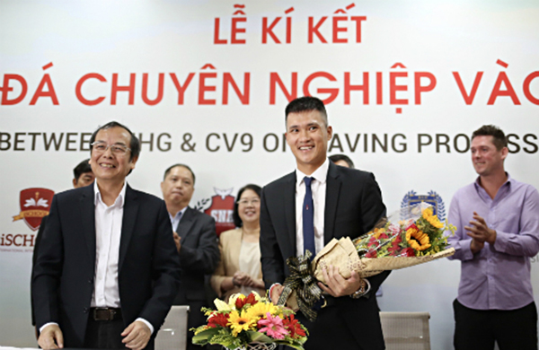 Công Vinh bắt tay hợp tác với tập đoàn giáo dục để phát triển bóng đá học đường.
