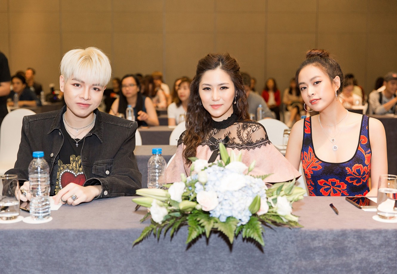 Đức Phúc - Hương Tràm - Hoàng Thùy Linh là 3 giám khảo của cuộc thi “The Debut”. 