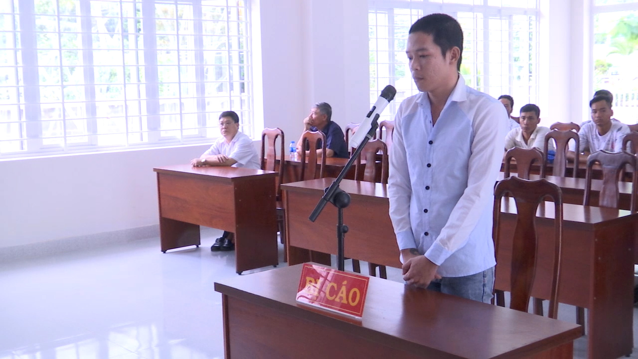 Bị cáo Trần Văn Tuấn.