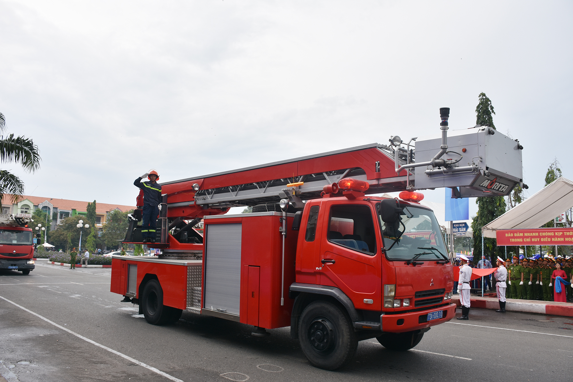 Xe chuyên dụng của lực lượng PCCC chuyên ngành tham dự hội thi.