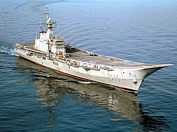 Tàu sân bay Chakri Naruebet của Hải quân Thái Lan. Ảnh: US Navy