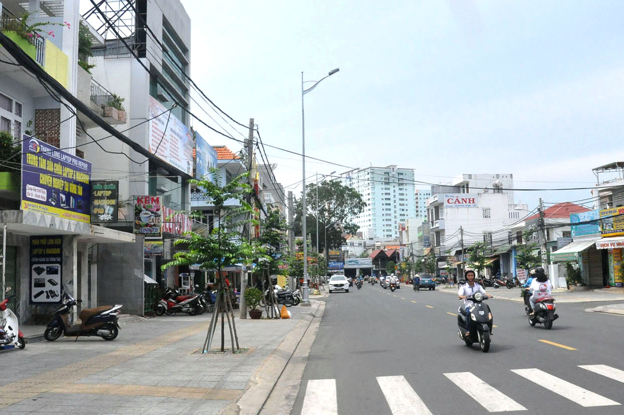 Sau khi người dân trả lại đất công, đường Bình Giã, đoạn từ nhà số 2 đến 66 đã sạch sẽ, thông thoáng  hơn trước nhiều. Ảnh: PHƯƠNG NAM 