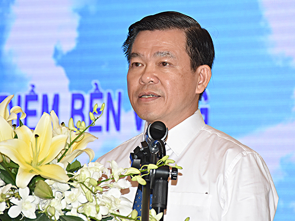Đồng chí Nguyễn Hồng Lĩnh, Ủy viên Trung ương Đảng, Bí thư Tỉnh ủy, Chủ tịch HĐND tỉnh phát biểu tại Hội thảo. Ảnh: THÀNH HUY