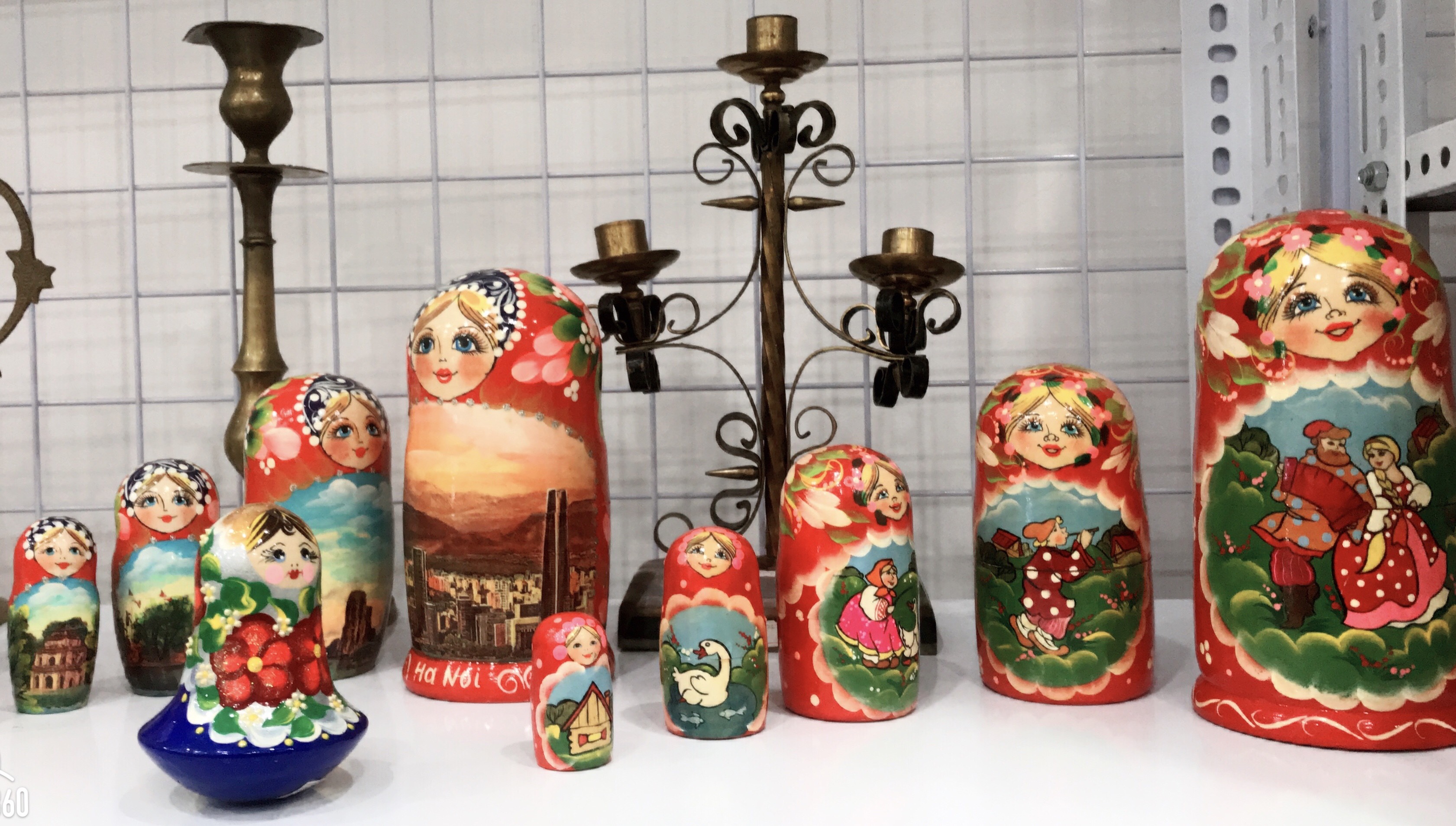 Búp bê Matryoshka được bày bán tại cửa hàng.