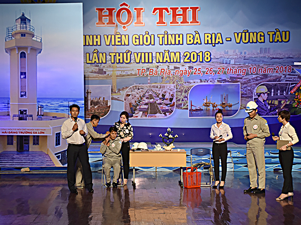 Phần thi của đội Công đoàn  Tổng Công ty Bảo đảm an toàn hàng hải miền Nam.