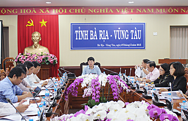 Đồng chí Nguyễn Thanh Tịnh, Phó Chủ tịch UBND tỉnh chủ trì cuộc họp.