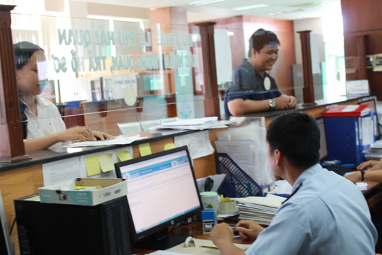 Doanh nghiệp làm thủ tục hải quan tại Chi cục Hải quan cửa khẩu Cái Mép (TX.Phú Mỹ).
