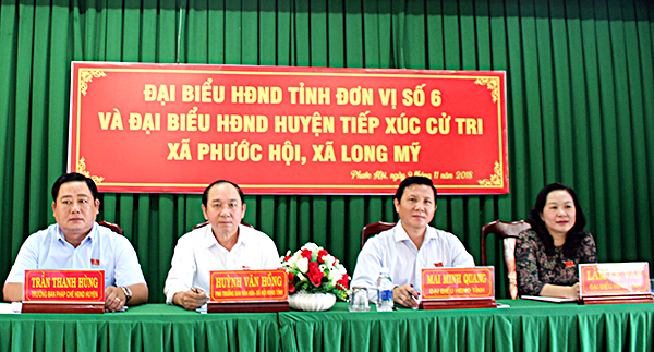 Tổ đại biểu số 6 HĐND tỉnh tiếp xúc cử tri xã Phước Hội và xã Long Mỹ (huyện Đất Đỏ). Ảnh: QUANG VINH