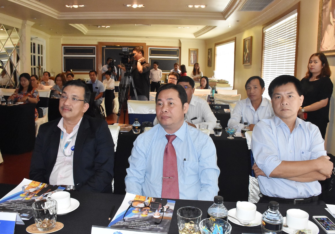 Lãnh đạo Ban Quản lý các KCN tỉnh tham gia buổi khởi động.