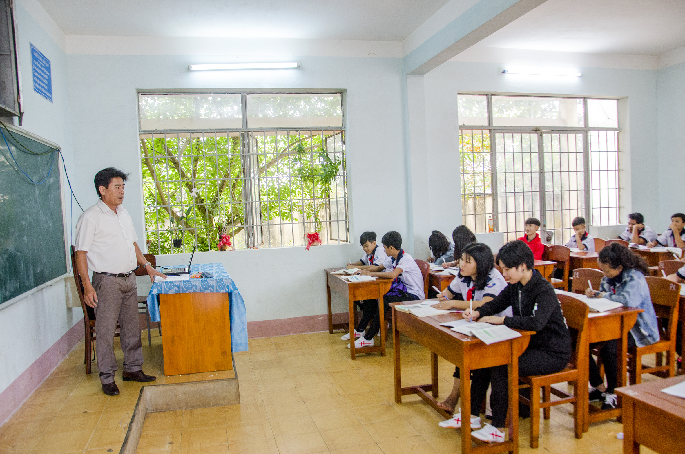 Học sinh dân tộc thiểu số học tập tại Trường Phổ thông Dân tộc nội trú tỉnh.