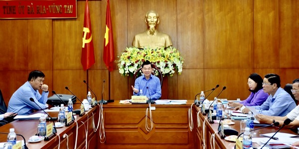 Toàn cảnh cuộc họp Ban Thường vụ Tỉnh ủy ngày 16-11.