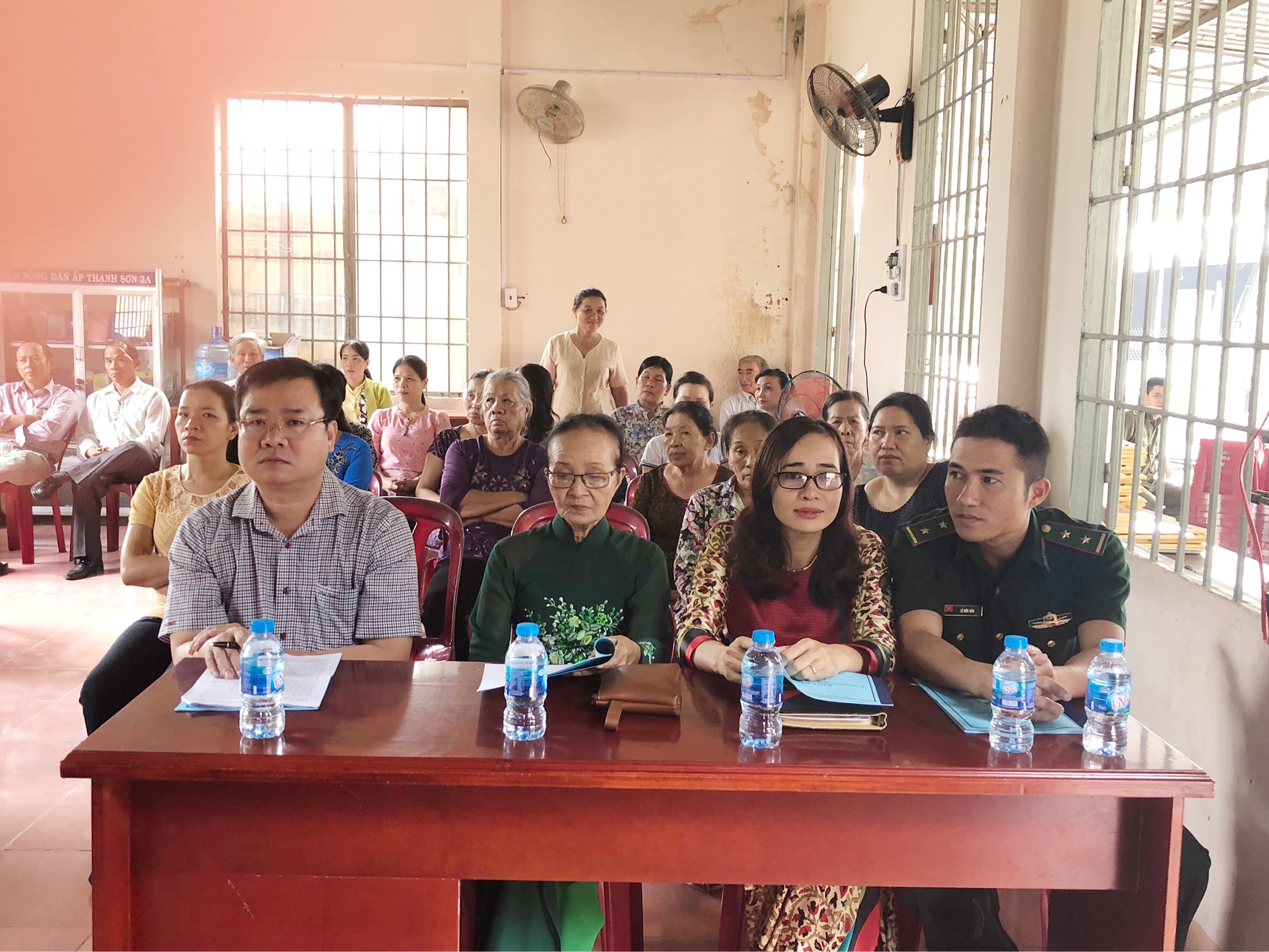 Đồng chí Nguyễn Văn Đồng, Ủy viên Ban Thường vụ Tỉnh ủy, Trưởng Ban Dân vận Tỉnh ủy dự ngày hội tại ấp Thạnh Sơn 2A, xã Phước Thuận (huyện Xuyên Mộc). Ảnh: PHƯƠNG ANH