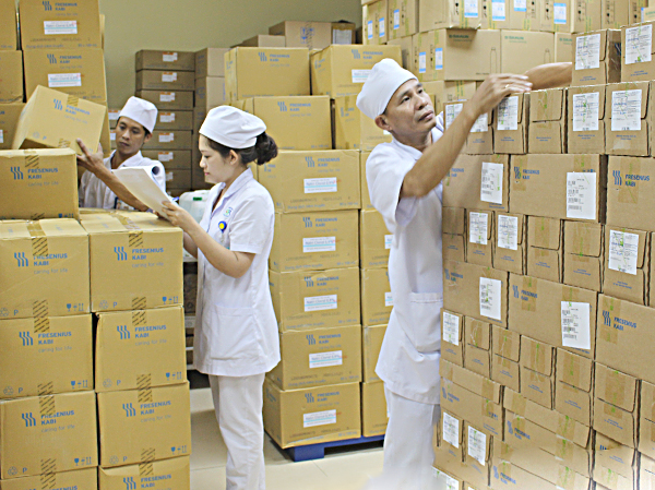 Bệnh viện Bà Rịa chuẩn bị nguồn dự trữ thuốc, dụng cụ y tế để sẵn sàng phục vụ người dân.