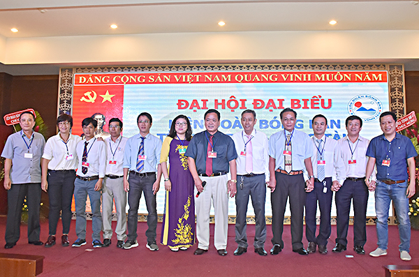 Ban chấp hành Liên đoàn bóng bàn tỉnh BR-VT ra mắt đại hội.