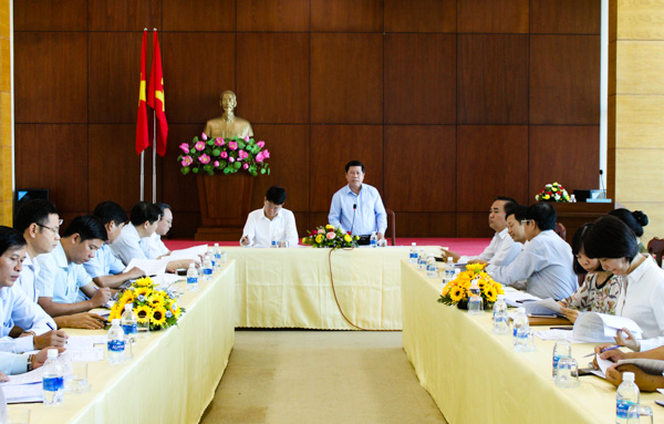 Đồng chí Nguyễn Văn Xinh, Ủy viên Ban Thường vụ, Trưởng Ban Tuyên giáo Tỉnh ủy, Tổng Biên tập Báo BR-VT, Trưởng Ban Chỉ đạo triển khai các giải pháp về mục tiêu phát triển con người trên địa bàn tỉnh.
