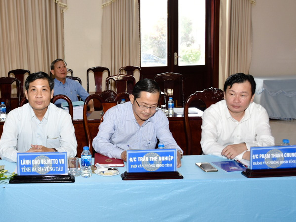 Các đại biểu tham dự hội nghị giao ban.