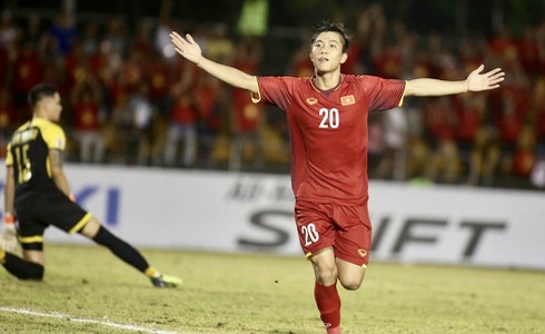 Và ăn mừng bàn thắng nâng tỷ số lên 2-1. Ảnh: TTO