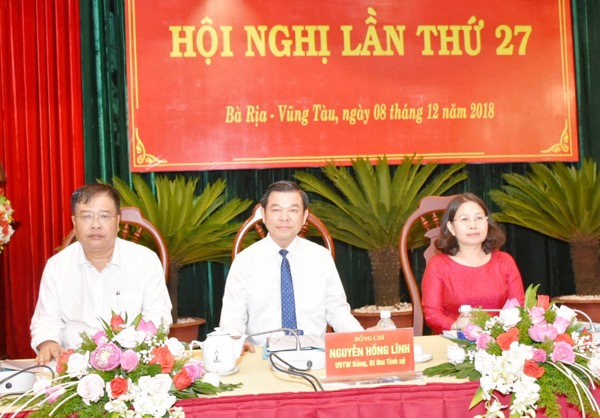 Các đồng chí: Nguyễn Hồng Lĩnh, Ủy viên Trung ương Đảng, Bí thư Tỉnh ủy, Chủ tịch HĐND tỉnh; Nguyễn Thị Yến, Phó Bí thư Thường trực Tỉnh ủy, Trưởng Đoàn ĐBQH tỉnh; Nguyễn Văn Trình, Phó Bí thư Tỉnh ủy, Chủ tịch UBND tỉnh chủ trì hội nghị.