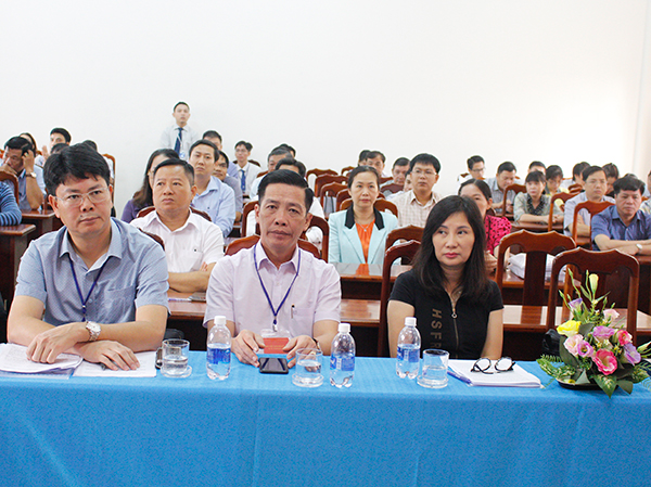 Các đại biểu tham dự lễ khai mạc kỳ thi.