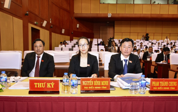 Đoàn thư ký kỳ họp.