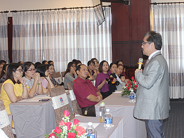TS. Lê Nguyên Phương cung cấp cho phụ huynh những nguyên lý cốt lõi trong cách giáo dục trẻ.