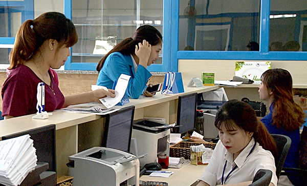 Người dân TX. Phú Mỹ đến làm thủ tục khám bệnh tại Phòng khám đa khoa Vạn Thành Sài Gòn.