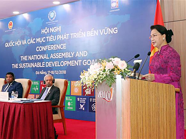 Chủ tịch Quốc hội Nguyễn Thị Kim Ngân phát biểu tại hội nghị. Ảnh: TRỌNG ĐỨC