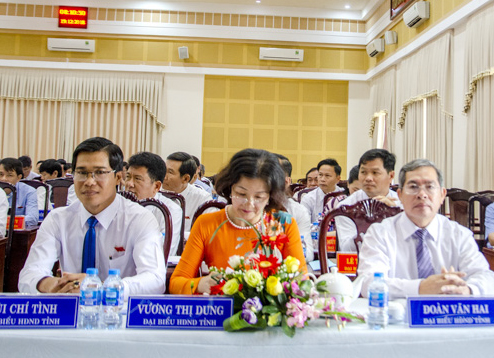 Đại diện Đoàn đại biểu Quốc hội tỉnh và HĐND tỉnh tham dự kỳ họp.
