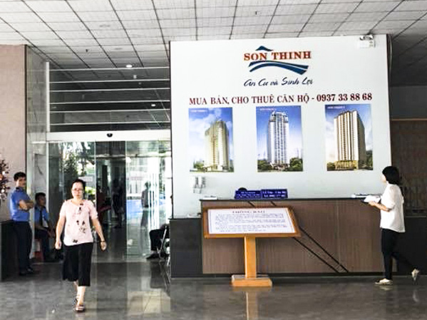 Bên trong sảnh tầng trệt Cao ốc DVDL Sơn Thịnh (số 2, Lê Hồng Phong, phường Thắng Tam, TP.Vũng Tàu).