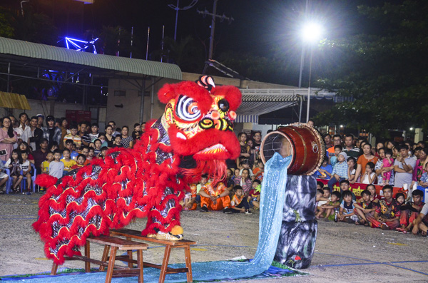 Tiết mục Địa bửu của đoàn lân-sư-rồng Khương Nghĩa Đường (huyện Long Điền).