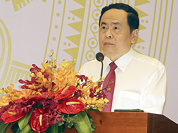 Đồng chí Trần Thanh Mẫn, Bí thư Trung ương Đảng, Chủ tịch Ủy ban Trung ương MTTQ Việt Nam phát biểu khai mạc hội nghị.