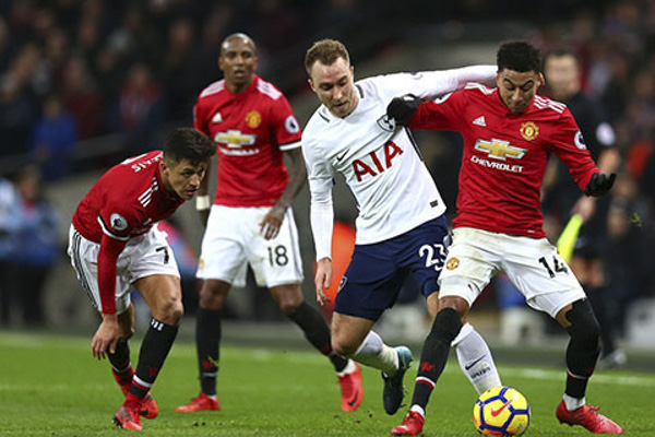 Liệu Tottenham (áo trắng) có chặn được hưng phấn của M.U dưới thời tân HLV Ole Gunnar Solskjaer.