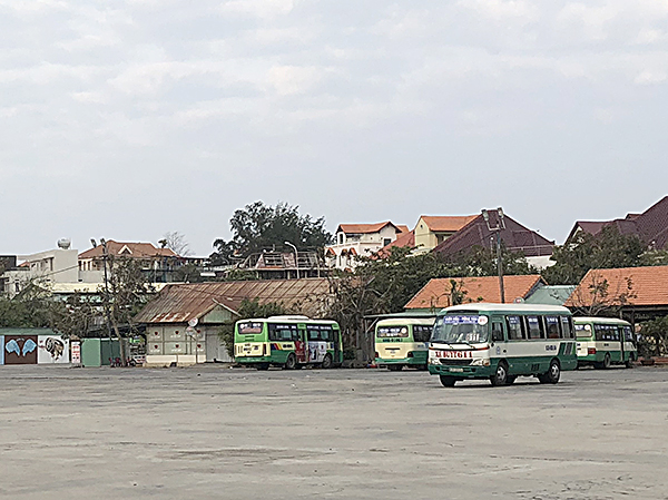 Bãi đỗ xe tại Chợ du lịch Vũng Tàu. 