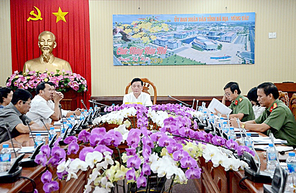 Đồng chí Nguyễn Thành Long, Phó Chủ tịch UBND tỉnh chủ trì điểm cầu BR-VT.