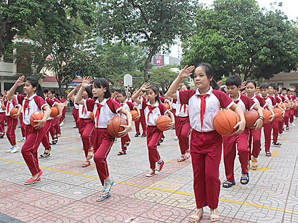 HS Trường TH Quang Trung (TP. Vũng Tàu) khởi động ngày học của mình bằng chương trình sinh hoạt tập thể tại sân trường.