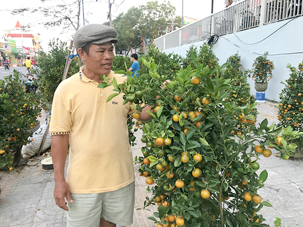 Dù các tiểu thương đã hạ giá nhưng sức mua tắc vẫn rất yếu.