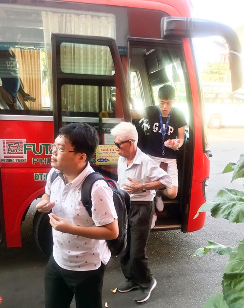 Khách đi xe Phương Trang xuống tại Bến xe Vũng Tàu.