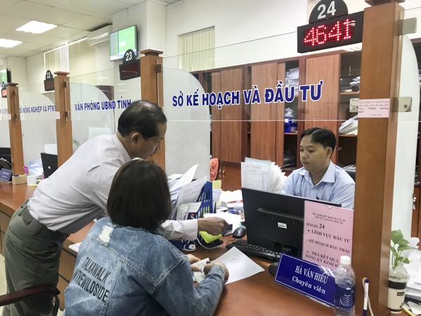 DN làm thủ tục đăng ký thành lập DN tại Bộ phận một cửa cấp tỉnh. 