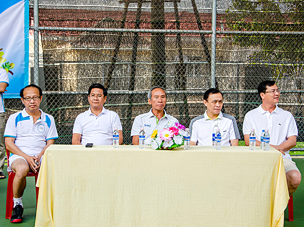 Đại diện lãnh đạo tỉnh, địa phương tham gia giải “Tennis kết nối ngân hàng và doanh nghiệp huyện Châu Đức lần 3 năm 2019”.
