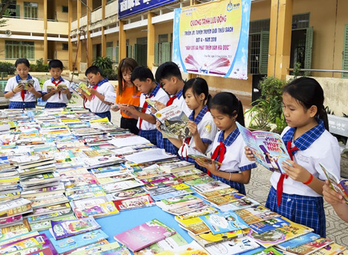 Trưng bày, giới thiệu sách lưu động là hoạt động thường xuyên của Thư viện Châu Đức.