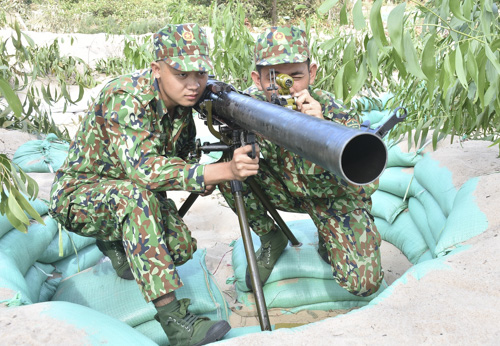 LLVT tỉnh tham gia phần thực binh trong cuộc diễn tập khu vực phòng thủ tỉnh năm 2018 “BV-18”.