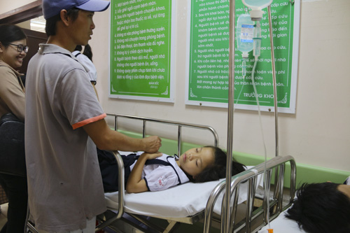 Học sinh bị ngộ độc nhập viện tại BV Bà Rịa.