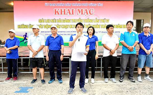 Ông Vũ Hồng Thuấn, Phó Chủ tịch UBND TP. Vũng Tàu phát biểu khai mạc giải.