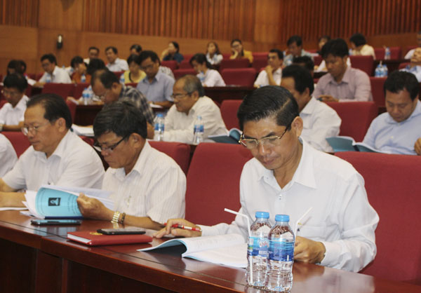 Các đại biểu tham dự hội nghị.