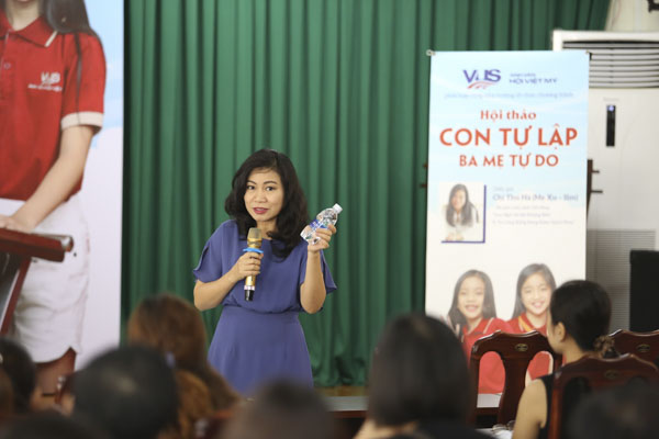 Giống như chai nước luôn phải có khoảng trống để không bị bật tung, bắt ép con học chỉ nhận được sự phản kháng và đối phó.