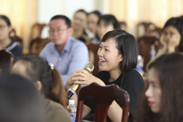 Chủ đề “Làm sao để con tự học” thu hút nhiều câu hỏi từ các bậc phụ huynh