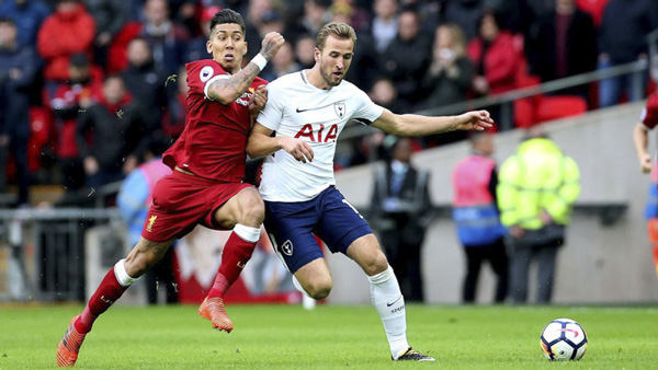 Muốn giành ngôi vương Liverpool không được mắc bất kỳ sai lầm nào ở những trận đấu tới và chờ đợi M.C mắc lỗi.