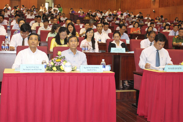 Đại diện lãnh đạo các sở, ban, ngành và địa phương tham dự hội nghị.