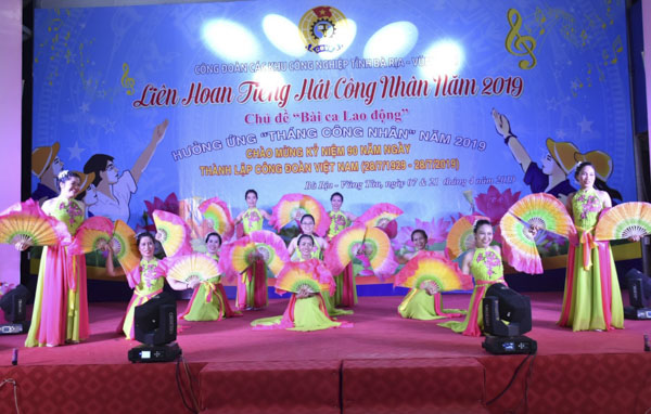 Tiết mục múa tại Cụm 1 khu vực KCN Đông Xuyên, TP.Vũng Tàu.