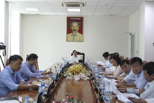 Đồng chí Lê Tuấn Quốc chủ trì cuộc họp.